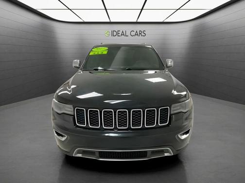 Diamond Black Crystal Pearlcoat 2017 Jeep Grand Cherokee Limited
