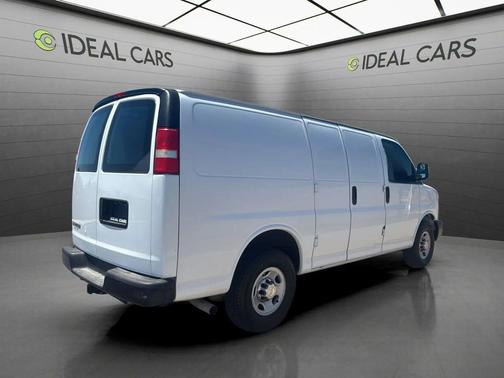 Summit White 2014 Chevrolet Express 2500 Work Van