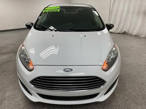Ingot Silver Metallic 2014 Ford Fiesta SE