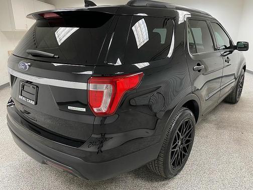 2017 Ford Explorer Base