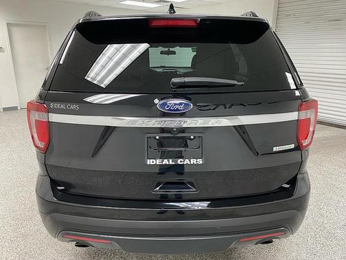 2017 Ford Explorer Base