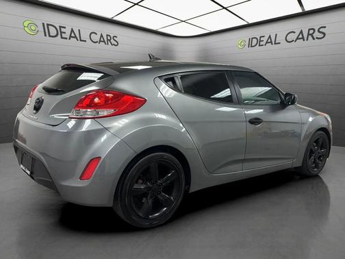 Triathlon Gray Metallic 2015 Hyundai Veloster Base