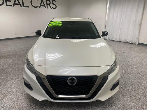 2020 Nissan Altima SR FWD