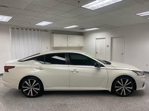 2020 Nissan Altima SR FWD