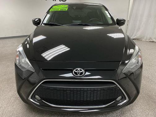 2019 Toyota Yaris Sedan LE