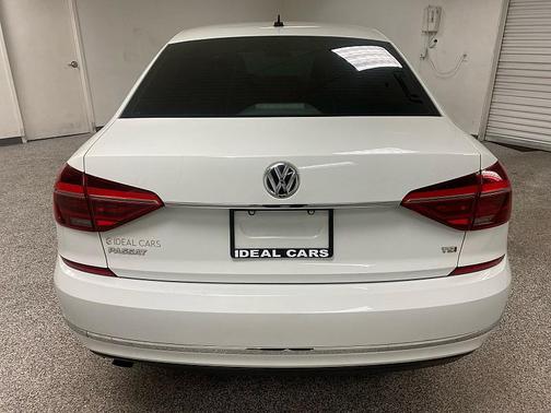 2017 Volkswagen Passat 1.8T S