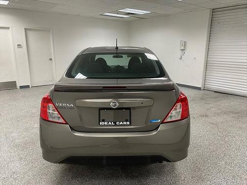 2015 Nissan Versa 1.6 S+