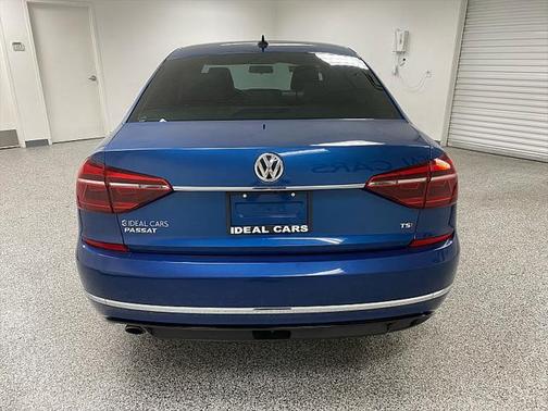 2017 Volkswagen Passat 1.8T R-Line w/Comfort