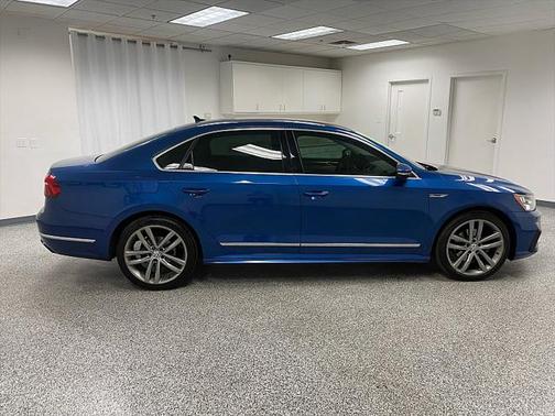 2017 Volkswagen Passat 1.8T R-Line w/Comfort