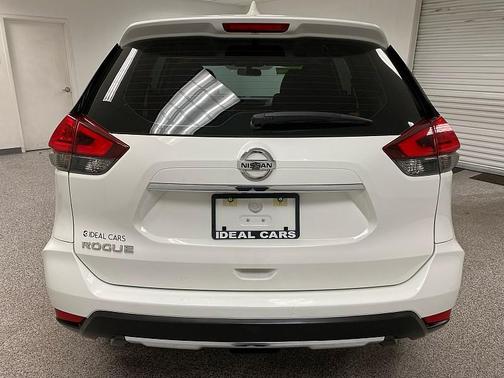 Glacier White 2017 Nissan Rogue S