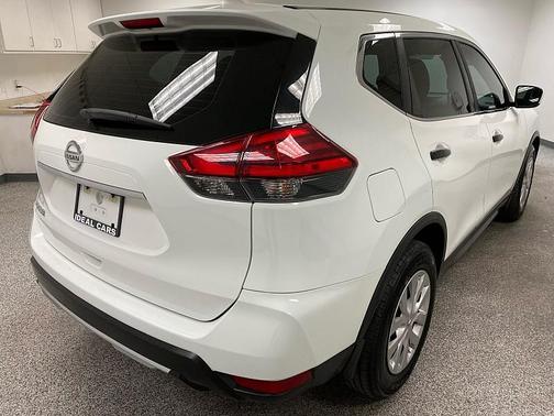 Glacier White 2017 Nissan Rogue S