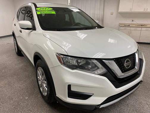 Glacier White 2017 Nissan Rogue S