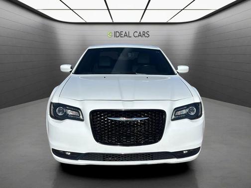 Bright White Clearcoat 2017 Chrysler 300 S