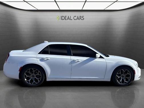 Bright White Clearcoat 2017 Chrysler 300 S