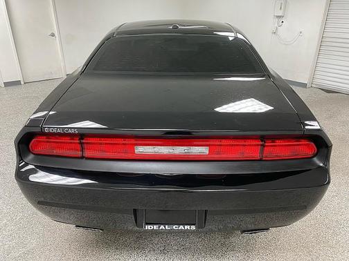 2011 Dodge Challenger Base