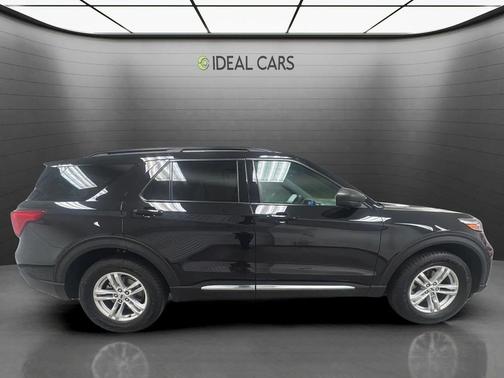 Agate Black 2022 Ford Explorer XLT