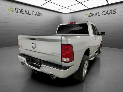 Bright Silver Metallic Clearcoat 2017 RAM 1500 Big Horn