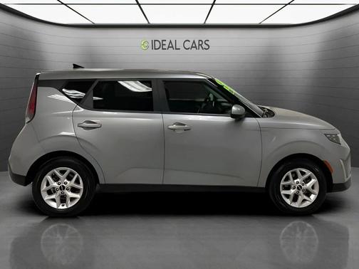 Steel Gray 2024 Kia Soul LX