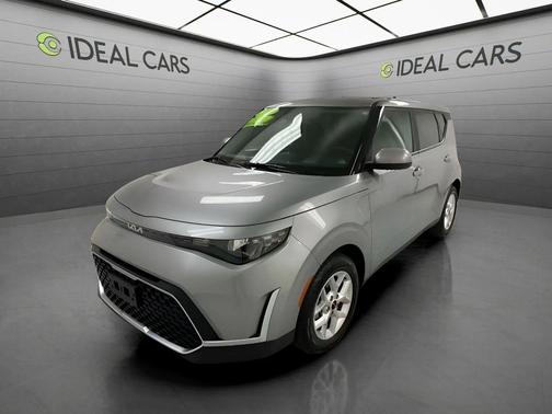 Steel Gray 2024 Kia Soul LX