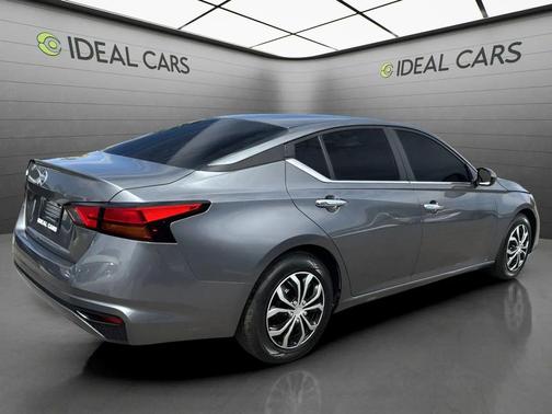 Gun Metallic 2022 Nissan Altima S FWD