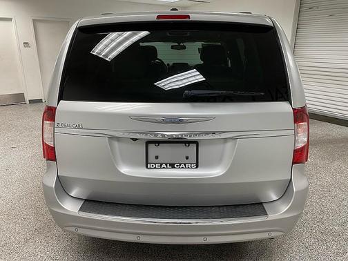 2012 Chrysler Town & Country Touring-L
