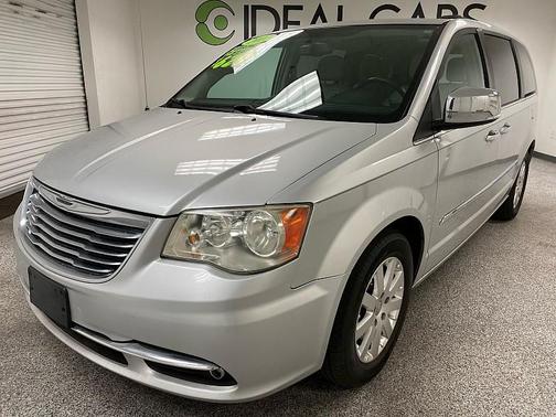 2012 Chrysler Town & Country Touring-L