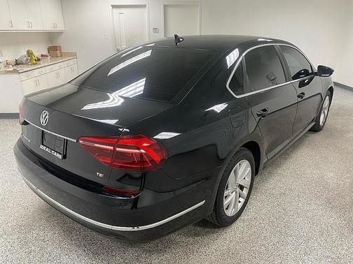 2018 Volkswagen Passat 2.0T SE
