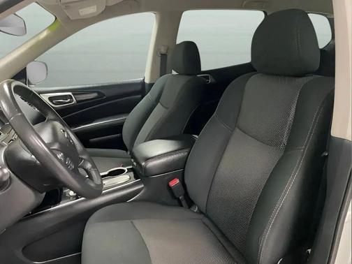 Brilliant Silver Metallic 2020 Nissan Pathfinder SV 2WD