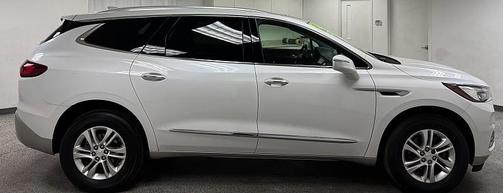 DIAMOND WHITE 2018 Buick Enclave Essence