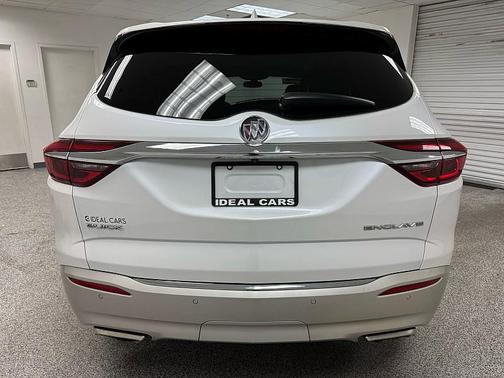 DIAMOND WHITE 2018 Buick Enclave Essence