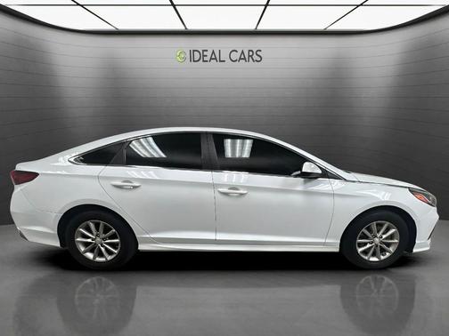 Quartz White Pearl 2019 Hyundai SONATA SE