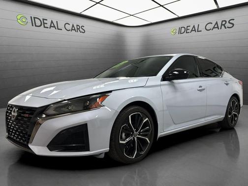 Pearl White Tricoat 2025 Nissan Altima SR FWD