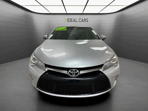 Celestial Silver Metallic 2017 Toyota Camry LE