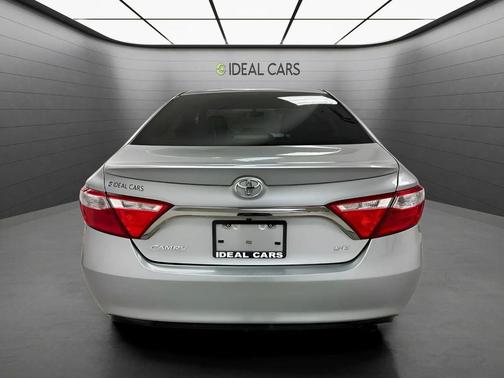 Celestial Silver Metallic 2017 Toyota Camry LE