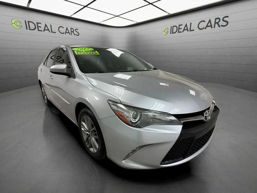 Celestial Silver Metallic 2017 Toyota Camry LE