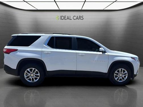 Summit White 2020 Chevrolet Traverse LT Cloth