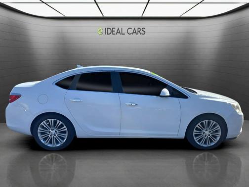 Summit White 2013 Buick Verano Base