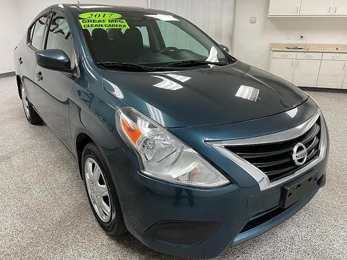 2017 Nissan Versa 1.6 S+