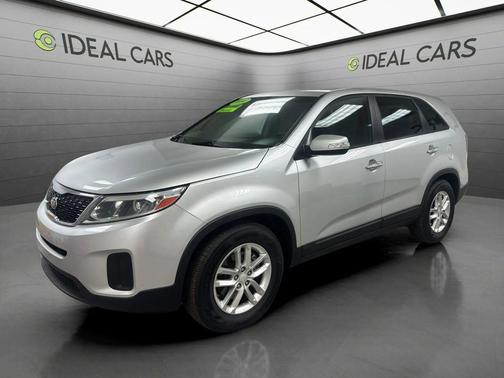 Bright Silver 2014 Kia Sorento LX