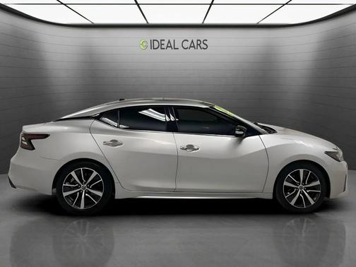 Brilliant Silver Metallic 2020 Nissan Maxima 3.5 SL