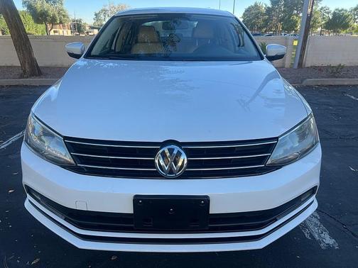 2015 Volkswagen Jetta Auto SE w/Connectivity/Navigation