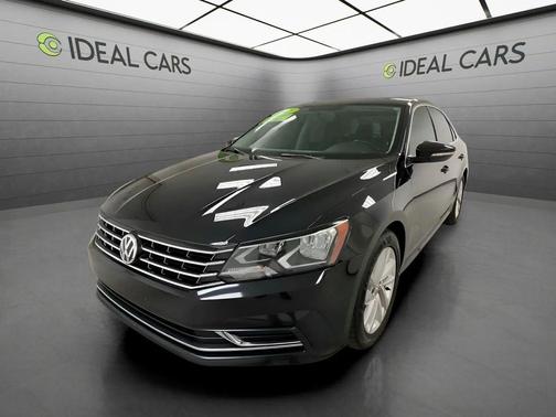 Deep Black Pearl Metallic 2018 Volkswagen Passat 2.0T SE