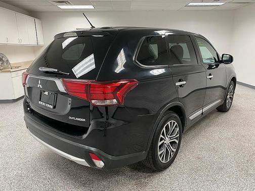 2016 Mitsubishi Outlander ES