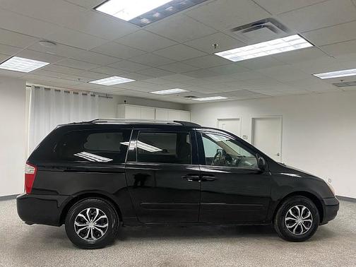 2010 Kia Sedona LX