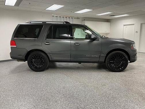 2015 Lincoln Navigator Base