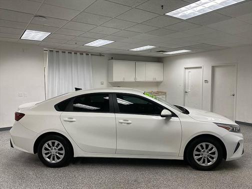 2022 Kia Forte FE