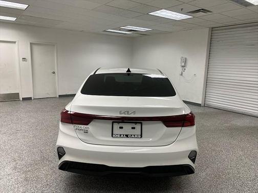 2022 Kia Forte FE