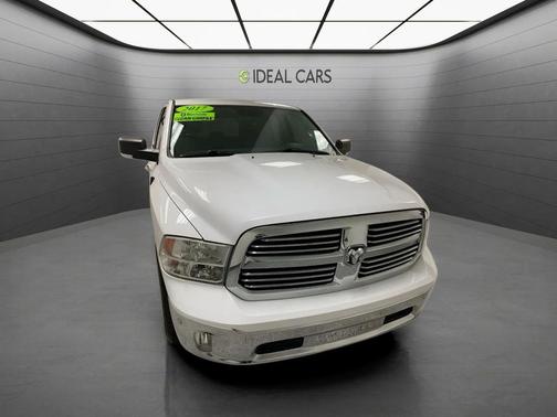 Bright White Clearcoat 2017 RAM 1500 Big Horn