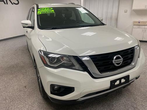 2019 Nissan Pathfinder SL