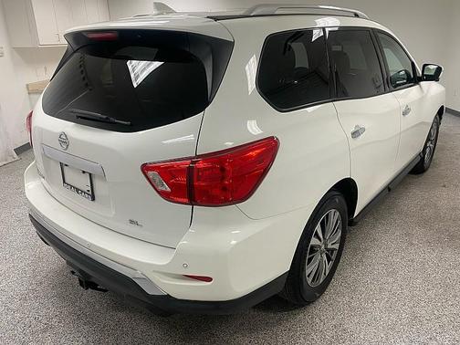 2019 Nissan Pathfinder SL